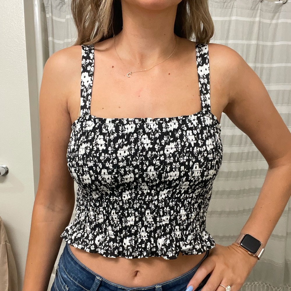 Rouched black and white tank